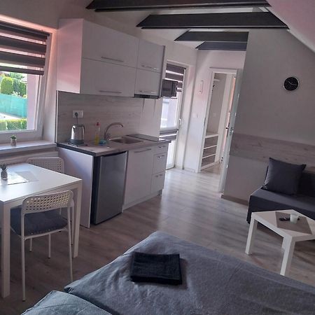 Apartmanovy Dom Stela Besenova Bagian luar foto