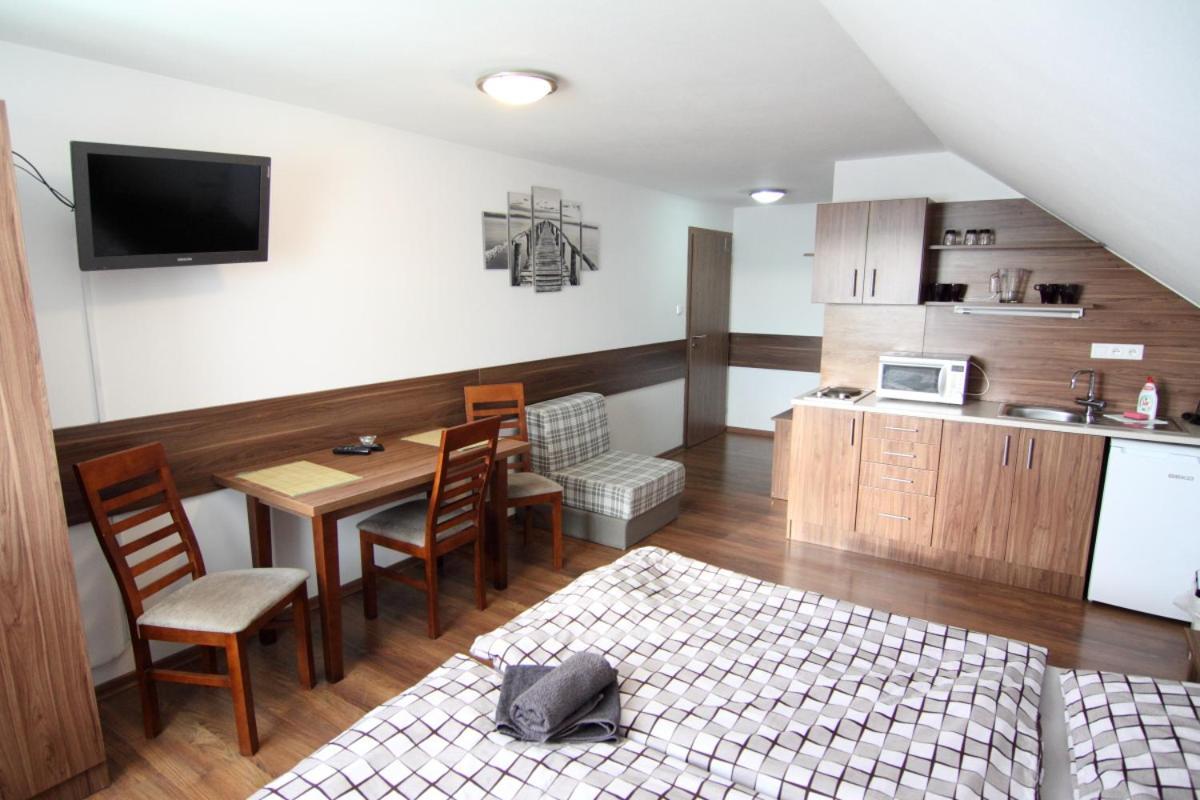 Apartmanovy Dom Stela Besenova Bagian luar foto