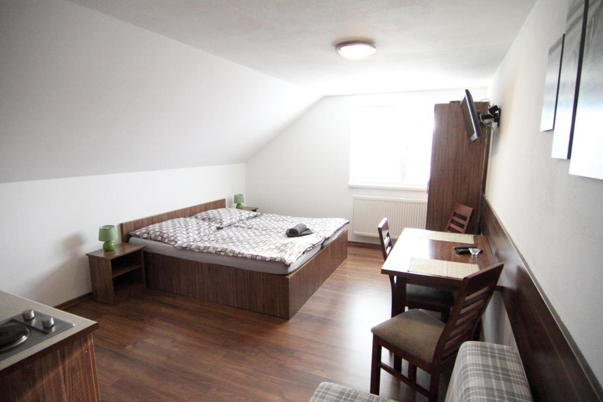 Apartmanovy Dom Stela Besenova Bagian luar foto