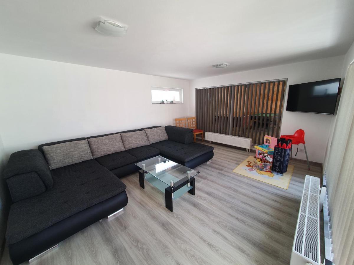 Apartmanovy Dom Stela Besenova Bagian luar foto