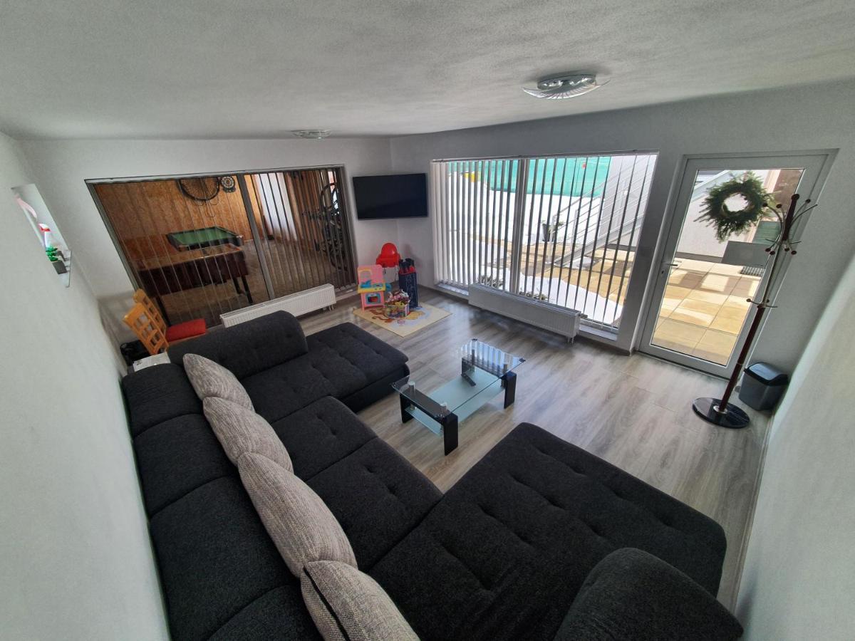Apartmanovy Dom Stela Besenova Bagian luar foto