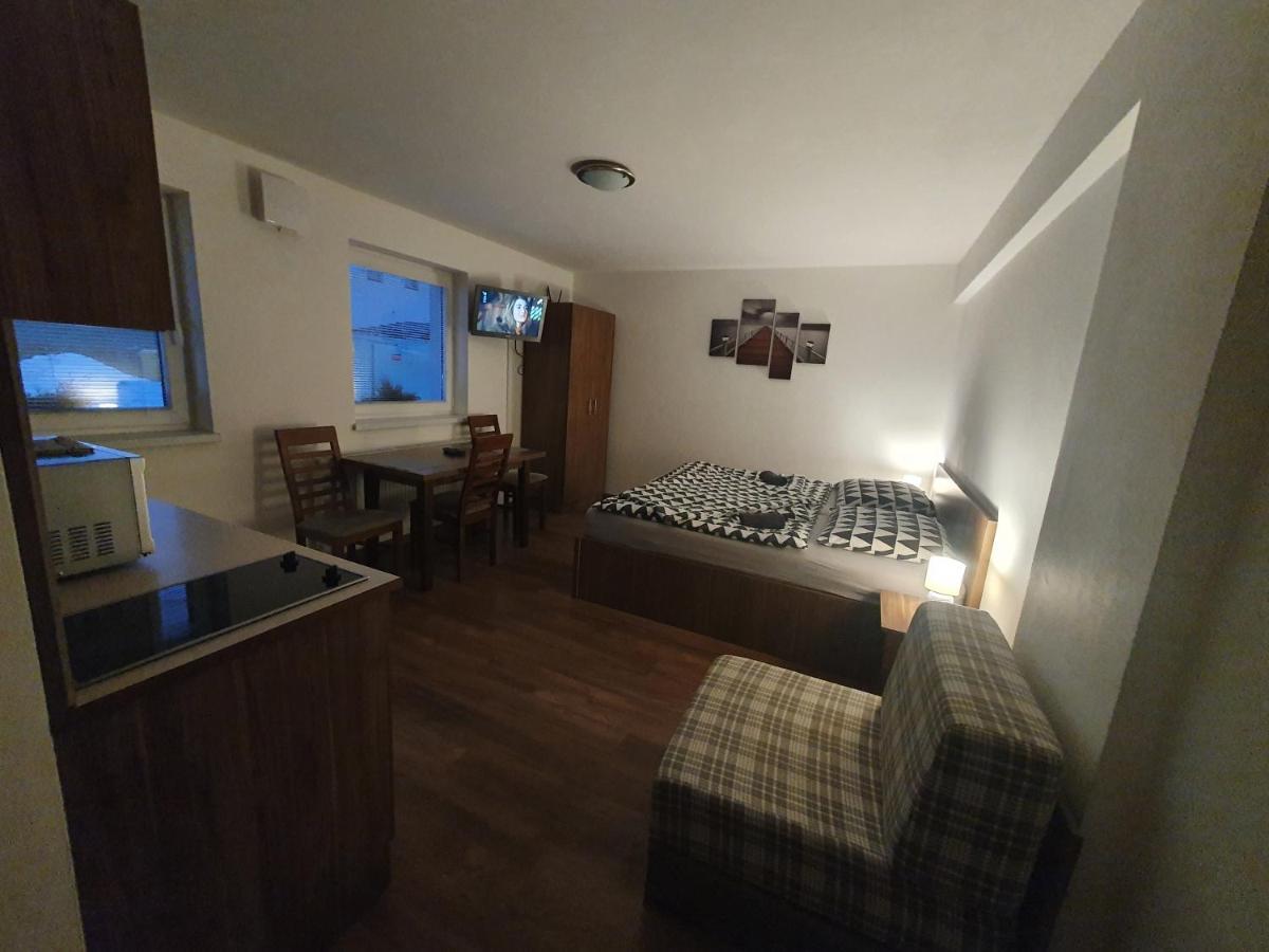 Apartmanovy Dom Stela Besenova Bagian luar foto