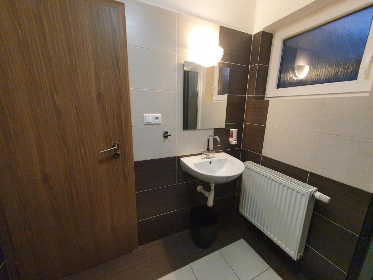 Apartmanovy Dom Stela Besenova Bagian luar foto