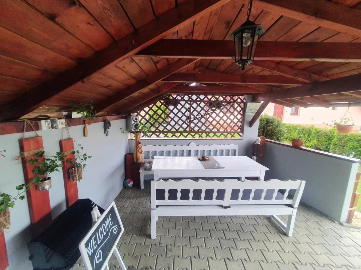 Apartmanovy Dom Stela Besenova Bagian luar foto