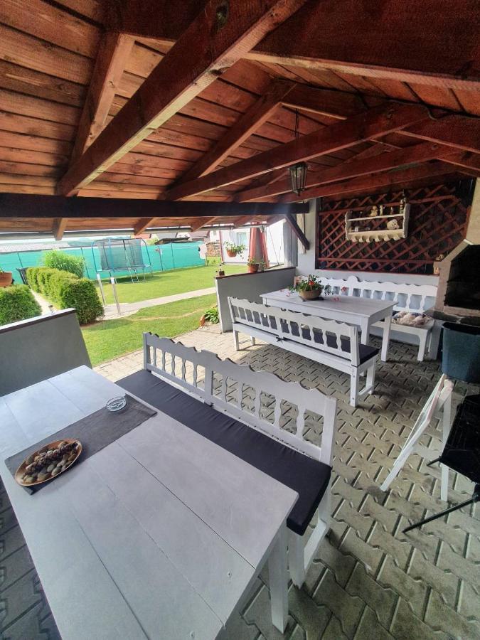 Apartmanovy Dom Stela Besenova Bagian luar foto