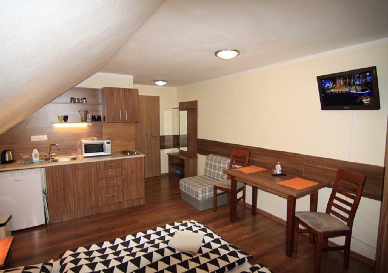 Apartmanovy Dom Stela Besenova Bagian luar foto
