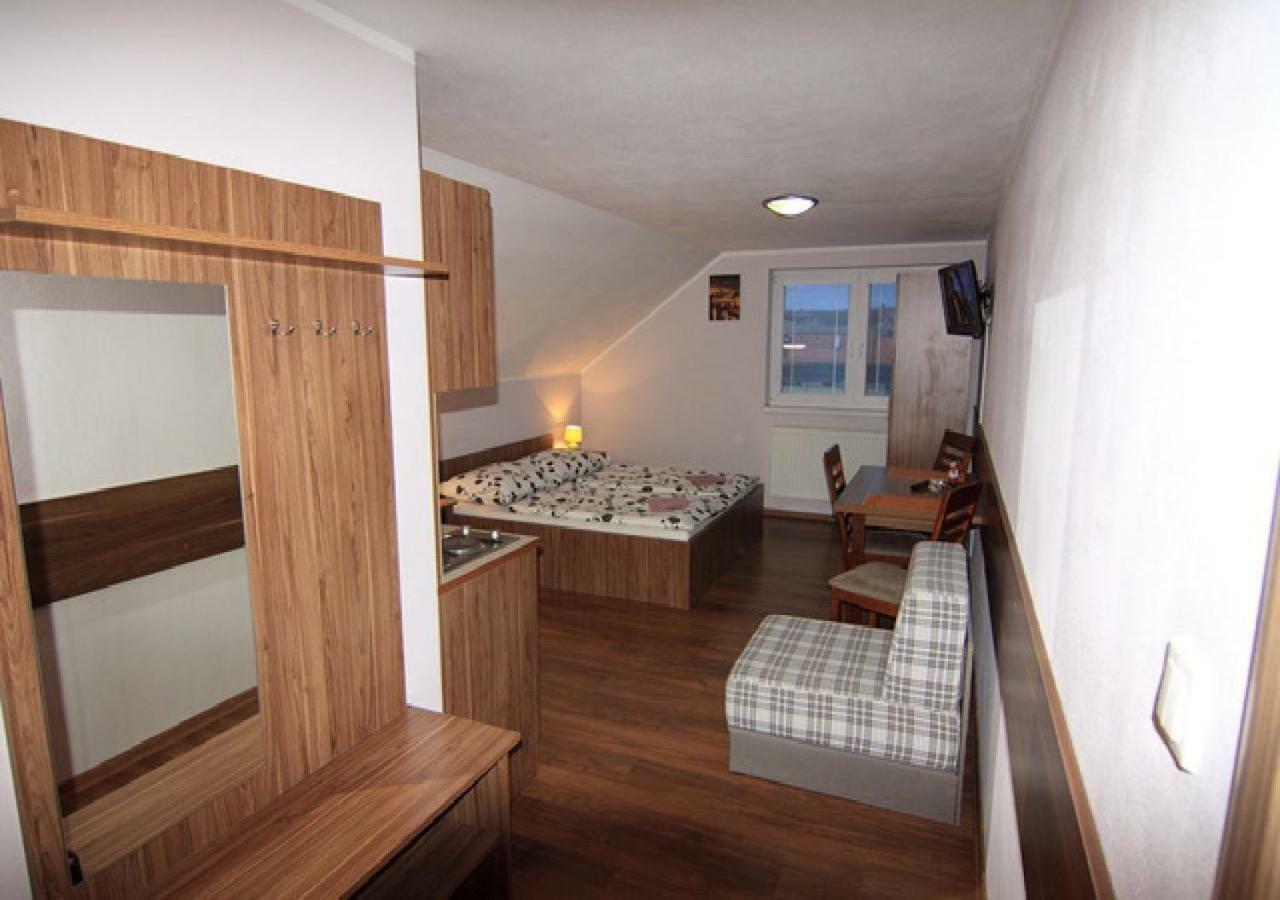 Apartmanovy Dom Stela Besenova Bagian luar foto
